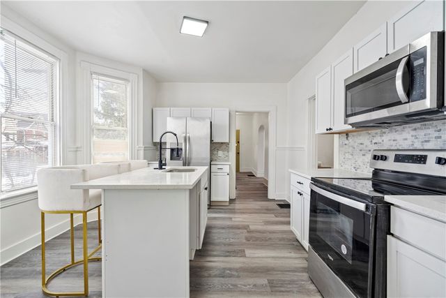 2 Elmont St, Crafton Heights, PA 15205