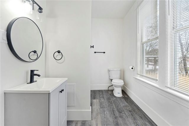 2 Elmont St, Crafton Heights, PA 15205