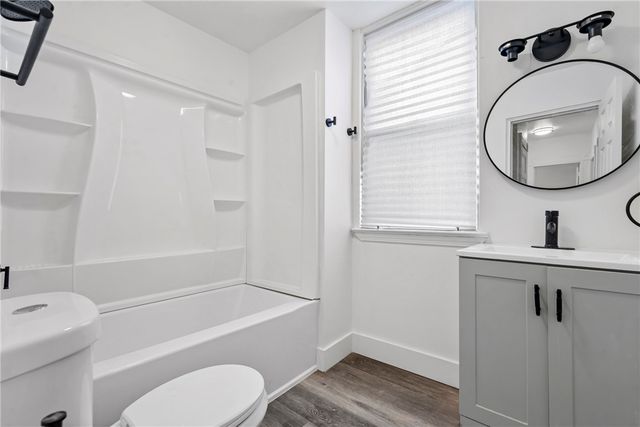 2 Elmont St, Crafton Heights, PA 15205