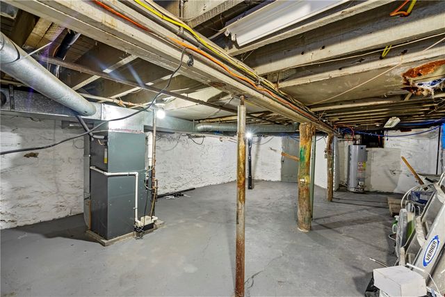 2 Elmont St, Crafton Heights, PA 15205