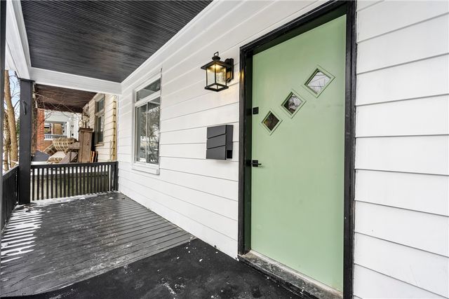 2 Elmont St, Crafton Heights, PA 15205