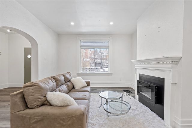 2 Elmont St, Crafton Heights, PA 15205