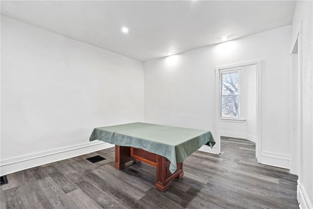 2 Elmont St, Crafton Heights, PA 15205