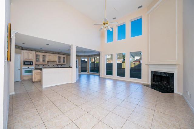 16010 Ashvale Drive, Tomball, TX 77377