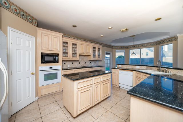 16010 Ashvale Drive, Tomball, TX 77377