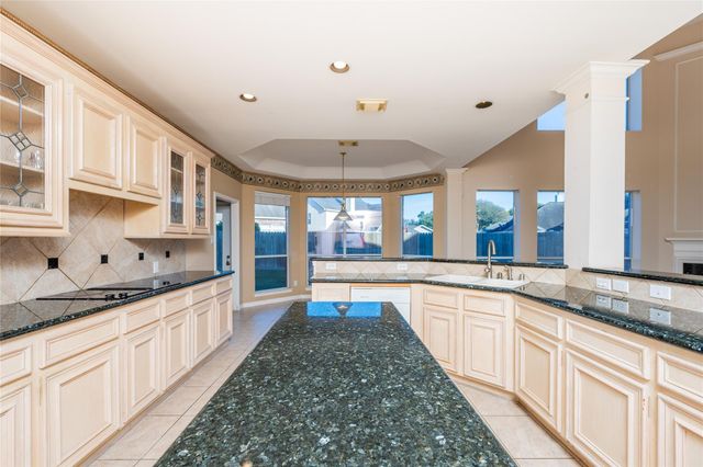 16010 Ashvale Drive, Tomball, TX 77377