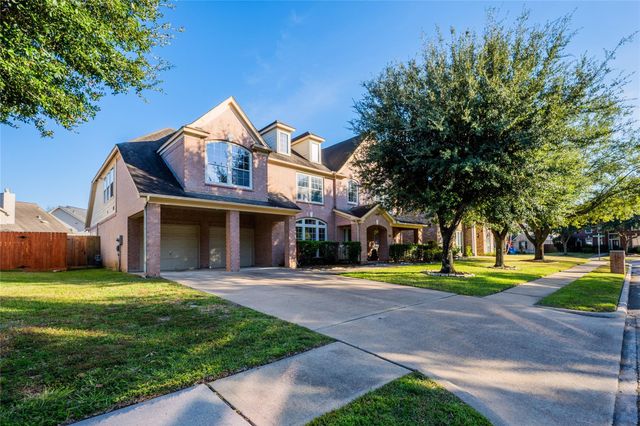 16010 Ashvale Drive, Tomball, TX 77377
