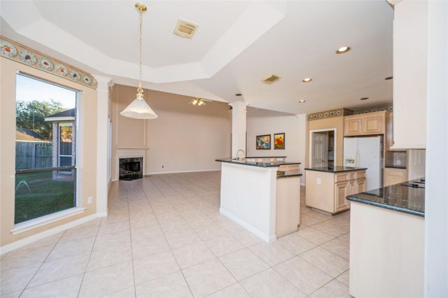 16010 Ashvale Drive, Tomball, TX 77377