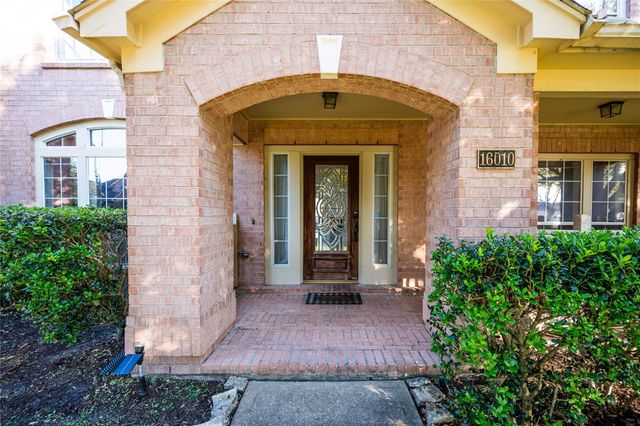 16010 Ashvale Drive, Tomball, TX 77377