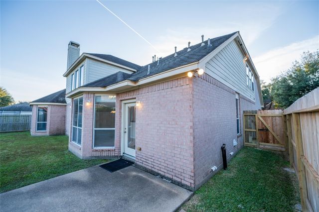 16010 Ashvale Drive, Tomball, TX 77377