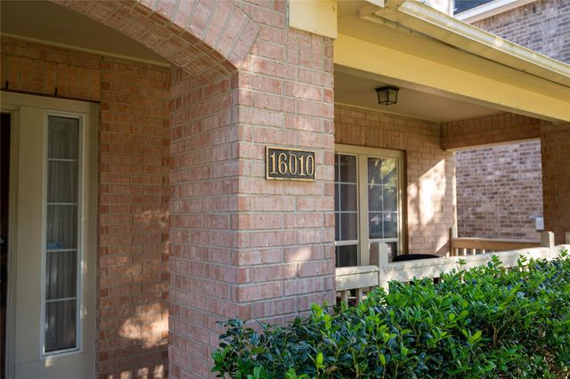 16010 Ashvale Drive, Tomball, TX 77377
