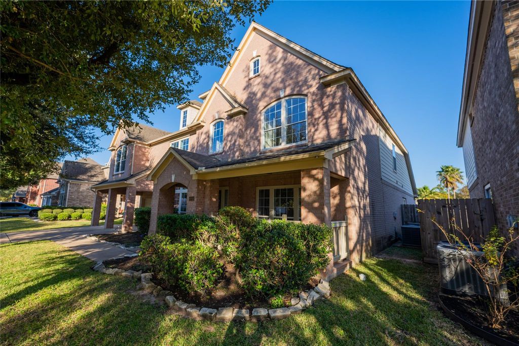 16010 Ashvale Drive, Tomball, TX 77377