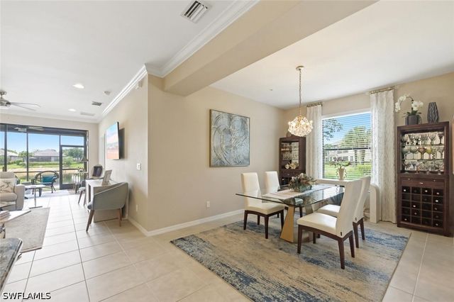 9440 Benvenuto CT 3-104, Naples, FL 34119