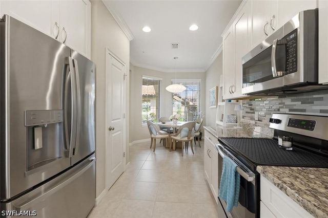 9440 Benvenuto CT 3-104, Naples, FL 34119