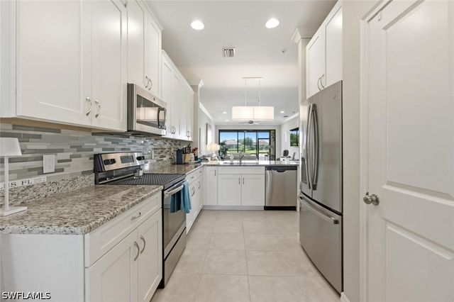 9440 Benvenuto CT 3-104, Naples, FL 34119