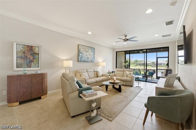 9440 Benvenuto CT 3-104, Naples, FL 34119