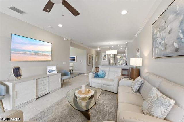 9440 Benvenuto CT 3-104, Naples, FL 34119