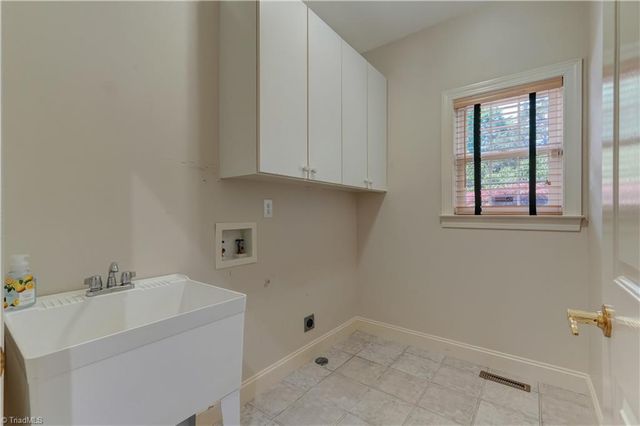 2436 Nesters Court, High Point, NC 27265