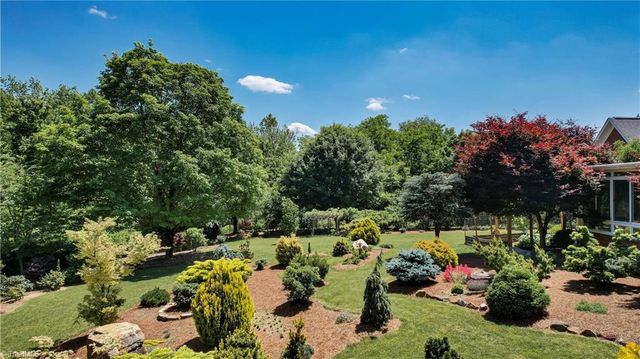 2436 Nesters Court, High Point, NC 27265