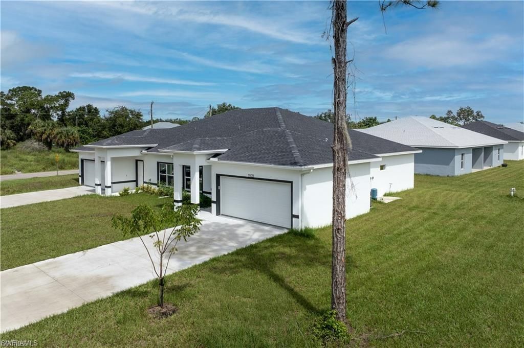 702 Broadway AVE, Lehigh Acres, FL 33972