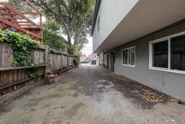 1535 Julia St, Berkeley, CA 94703
