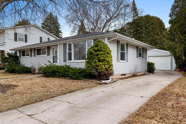 3723 S 17th PLACE, Sheboygan, WI 53081