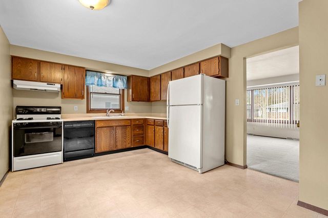 3723 S 17th PLACE, Sheboygan, WI 53081