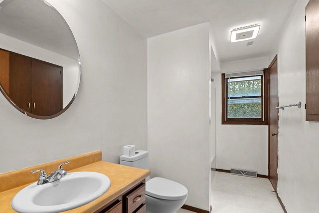 3723 S 17th PLACE, Sheboygan, WI 53081