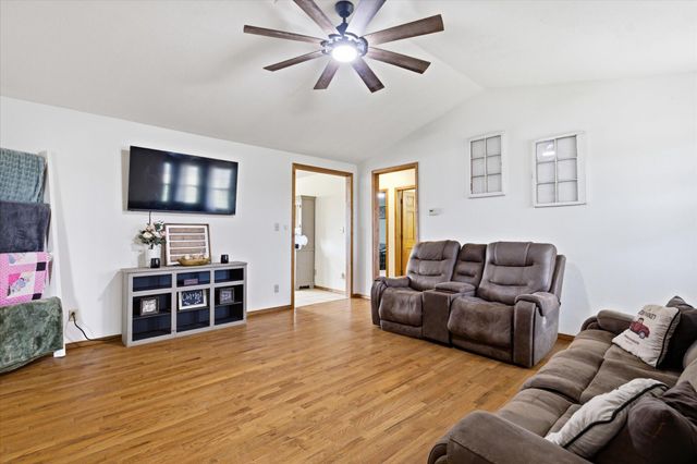 1584 Mcintosh Road, Macomb, MO 65702