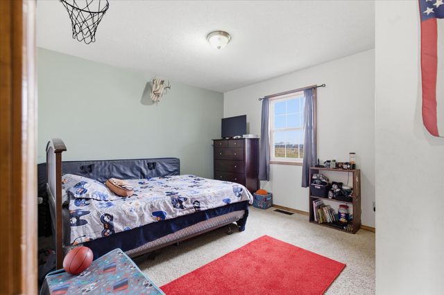 1584 Mcintosh Road, Macomb, MO 65702