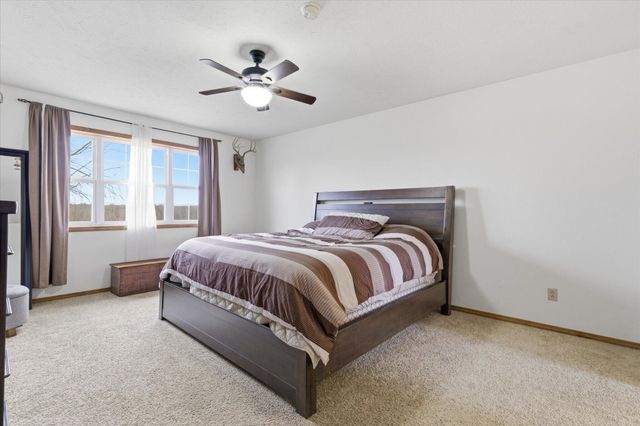 1584 Mcintosh Road, Macomb, MO 65702