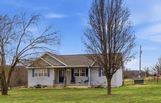 1584 Mcintosh Road, Macomb, MO 65702