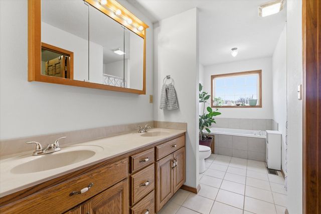 1584 Mcintosh Road, Macomb, MO 65702