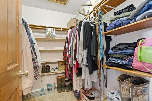 1584 Mcintosh Road, Macomb, MO 65702