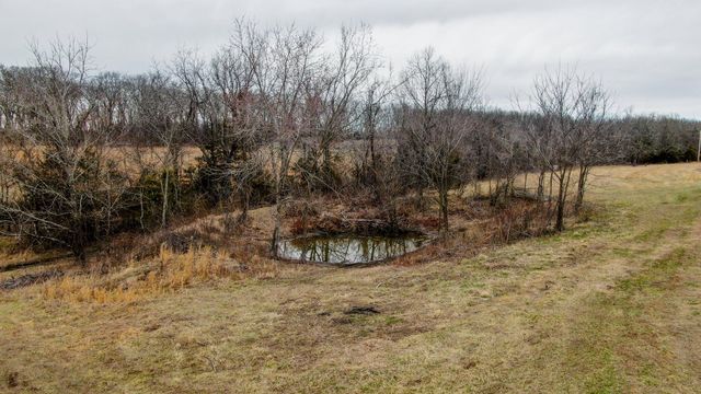 1584 Mcintosh Road, Macomb, MO 65702