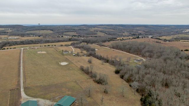 1584 Mcintosh Road, Macomb, MO 65702