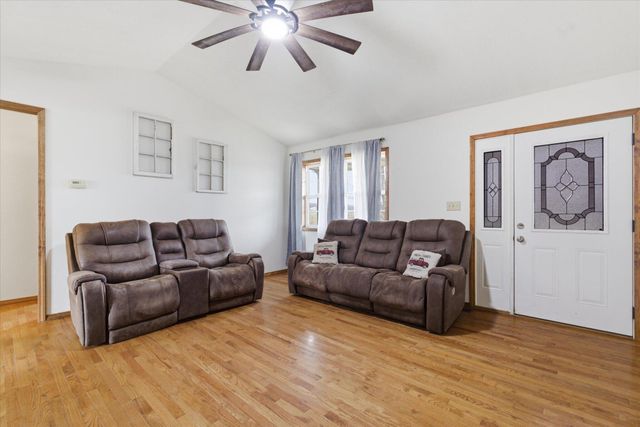 1584 Mcintosh Road, Macomb, MO 65702