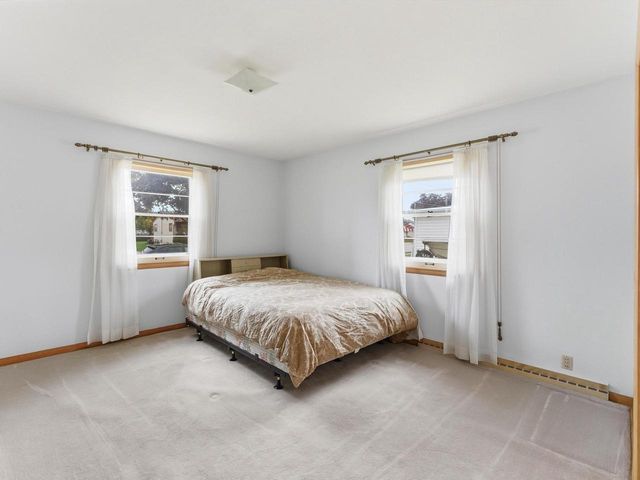 2206 Division STREET, Manitowoc, WI 54220