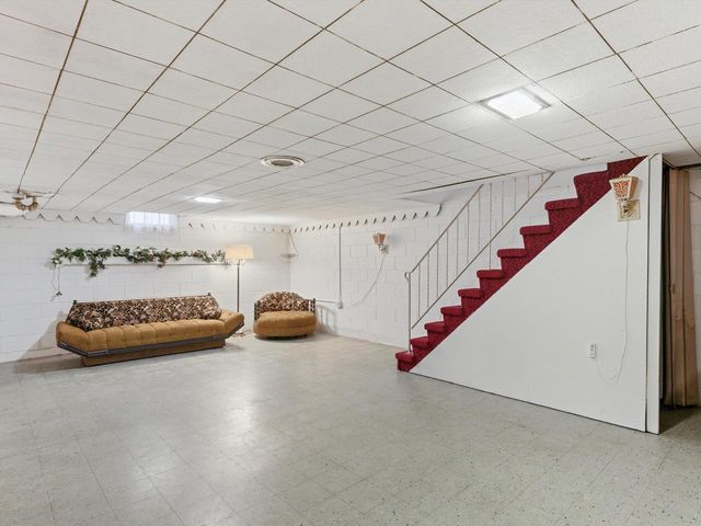 2206 Division STREET, Manitowoc, WI 54220