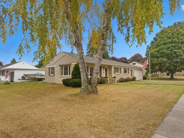 2206 Division STREET, Manitowoc, WI 54220