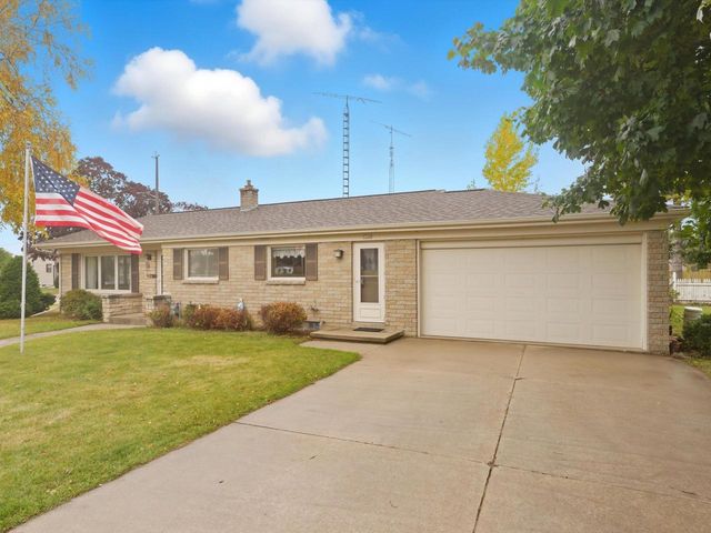 2206 Division STREET, Manitowoc, WI 54220