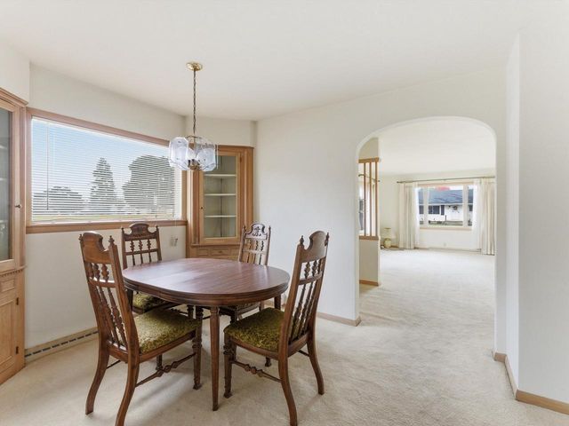 2206 Division STREET, Manitowoc, WI 54220