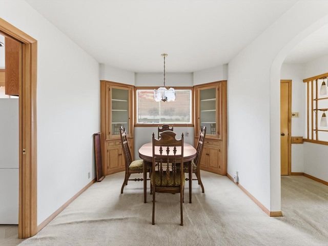 2206 Division STREET, Manitowoc, WI 54220