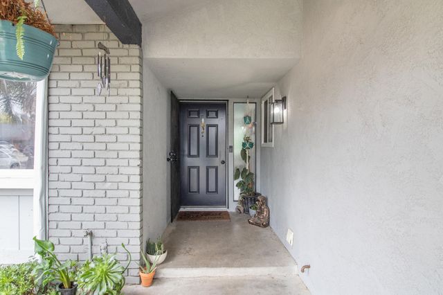 3545 W Monte Vista Court, Visalia, CA 93277