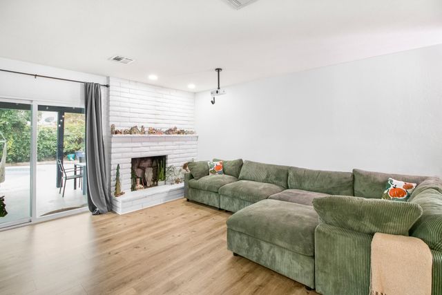 3545 W Monte Vista Court, Visalia, CA 93277