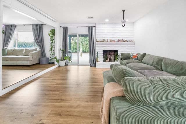 3545 W Monte Vista Court, Visalia, CA 93277