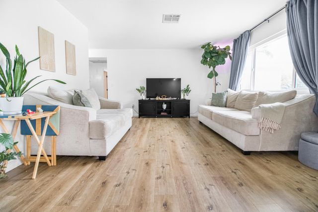 3545 W Monte Vista Court, Visalia, CA 93277