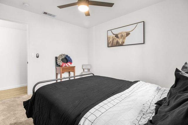 3545 W Monte Vista Court, Visalia, CA 93277