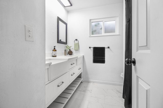 3545 W Monte Vista Court, Visalia, CA 93277