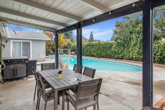 3545 W Monte Vista Court, Visalia, CA 93277